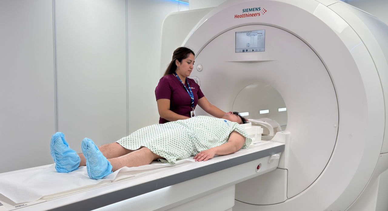 Resonancia magnética con y sin contraste