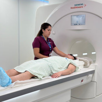 Resonancia magnética con y sin contraste