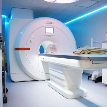 Centro Médico Andes Salud Ancud, principal centro de resonancia magnética en la Isla de Chiloé.