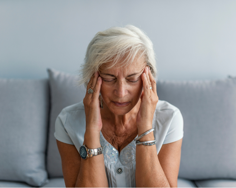 Dolor de cabeza: Causas, síntomas de alarma y cuándo ir a urgencias