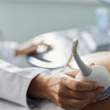 Ecografía ginecológica y obstétrica para evaluar el crecimiento fetal, placenta y líquido amniótico.